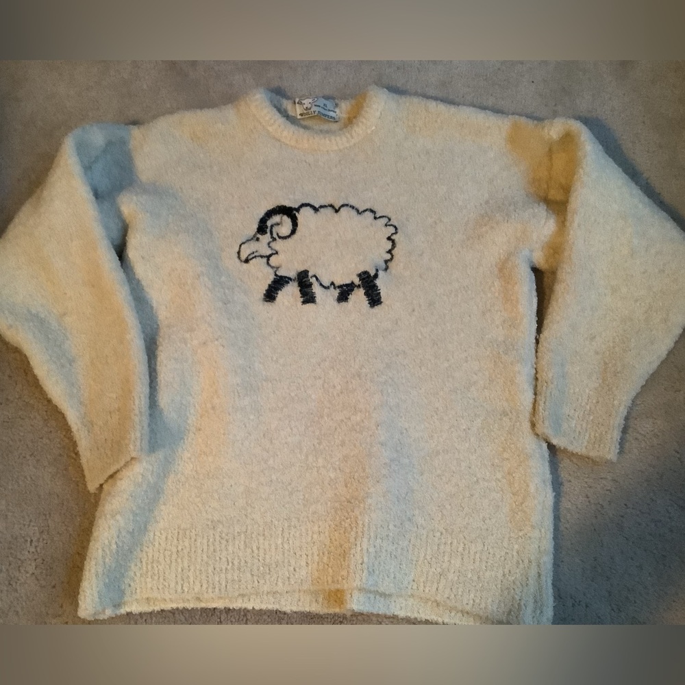 Pure New Wool crew neck sweater.  Made in New Zealand Marked XL.